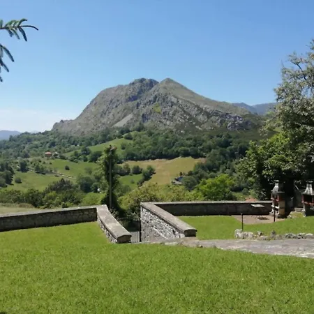 Escuelas De Collia C Holiday home Arriondas