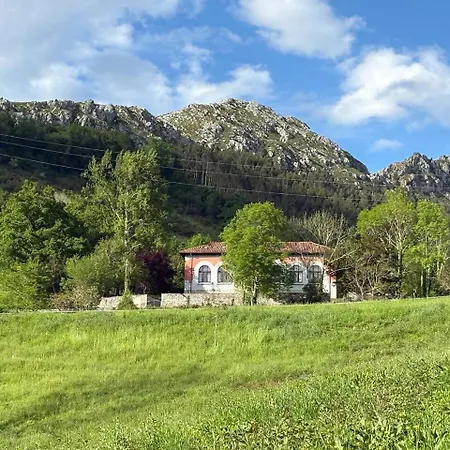 Escuelas De Collia C *