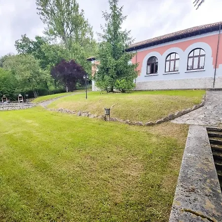 Holiday home Escuelas De Collia C