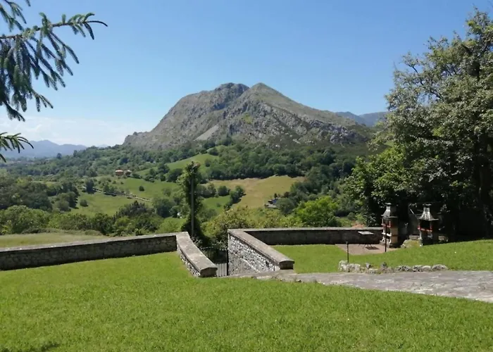 Escuelas De Collia C Holiday home Arriondas