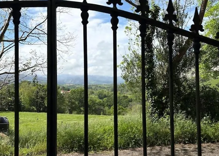 Escuelas De Collia C * Arriondas